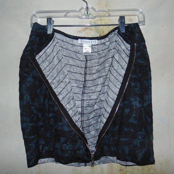 Marste Tiered Ruffle Mini Skirt Black Blue Geometric Zippered Front Size 12-14 - Picture 6 of 7